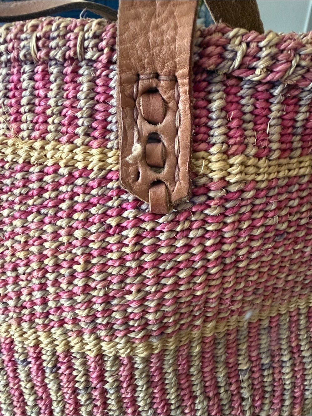 Vintage Handwoven Sisal Market Tote Pink Natural Leather Handles Boho Basket Bag - Picture 6 of 11